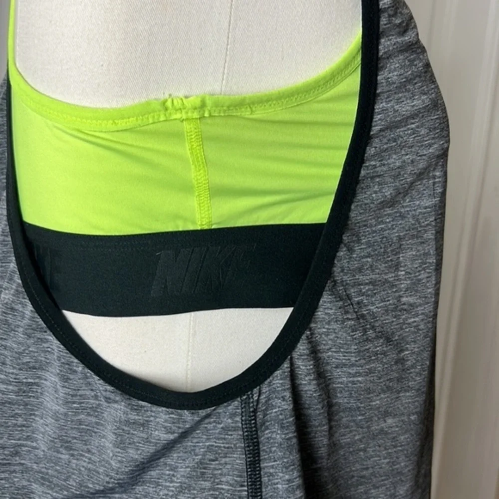 Nike tank‎ top